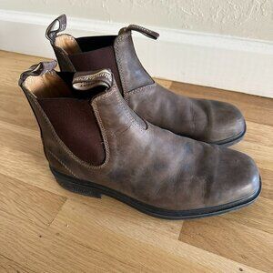 Blundstone Men's Dress Chelsea Boots in Rustic Brown - size 9